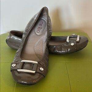 Me Too Women's Gray Ballet Flats